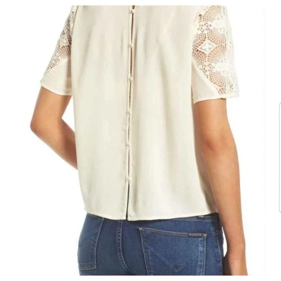 New! Gorgeous antique lace button back blouse by Hinge. - Picture 3 of 9